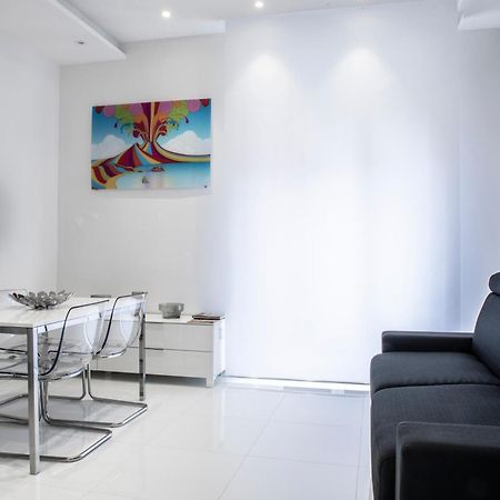 Rettifilo 201 Exclusive Rooms Naples Luaran gambar