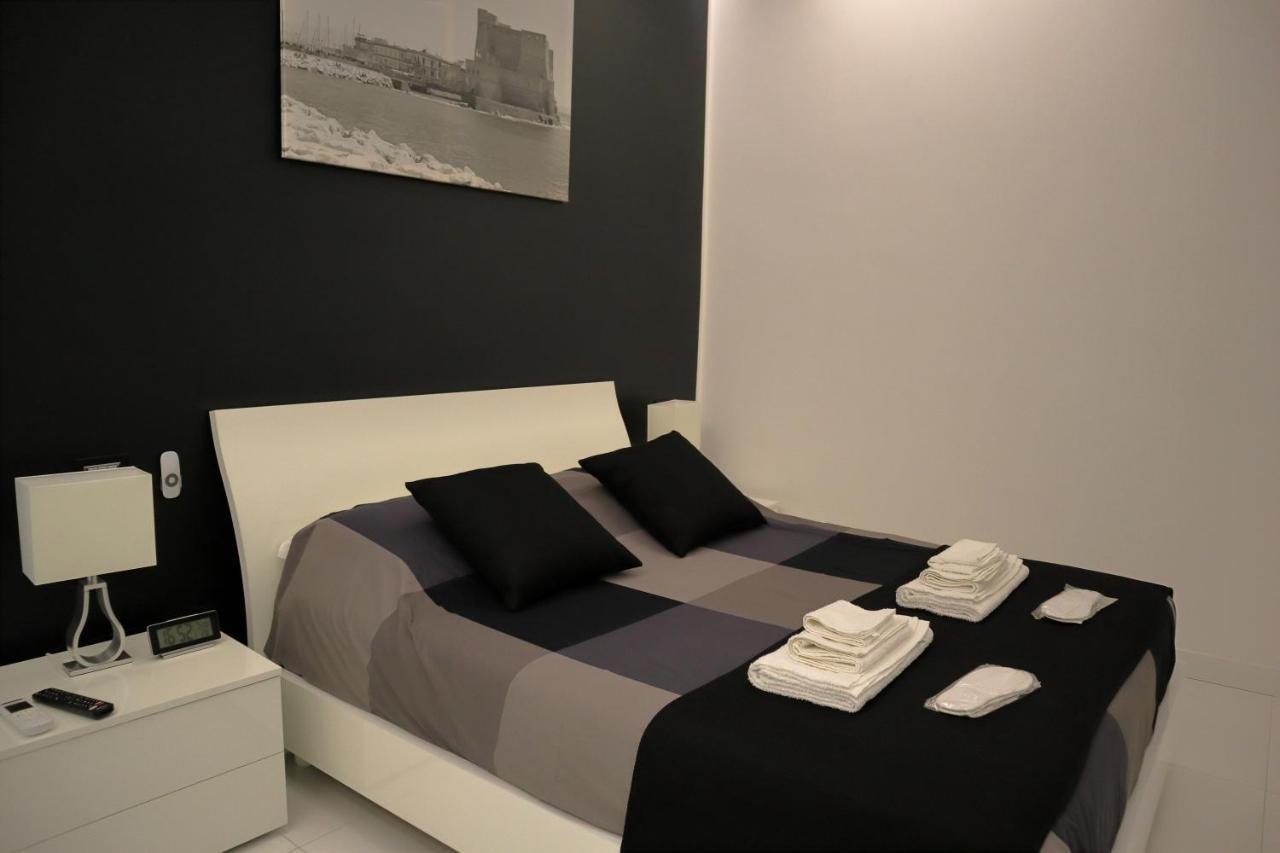 Rettifilo 201 Exclusive Rooms Naples Luaran gambar