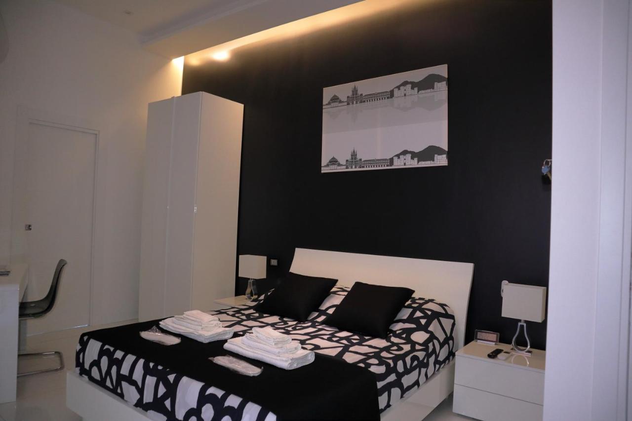 Rettifilo 201 Exclusive Rooms Naples Luaran gambar
