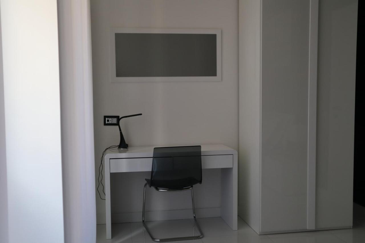 Rettifilo 201 Exclusive Rooms Naples Luaran gambar