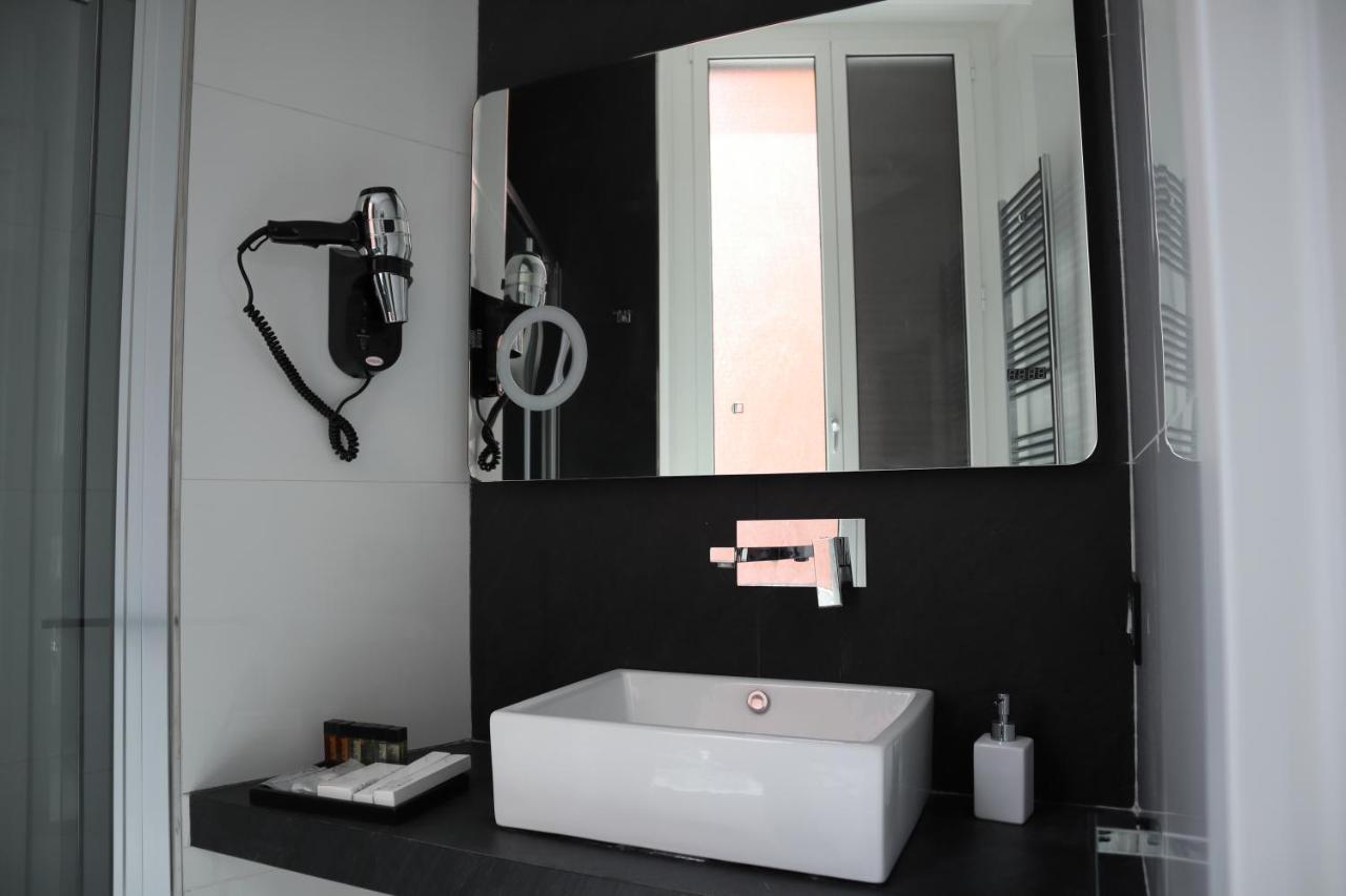Rettifilo 201 Exclusive Rooms Naples Luaran gambar