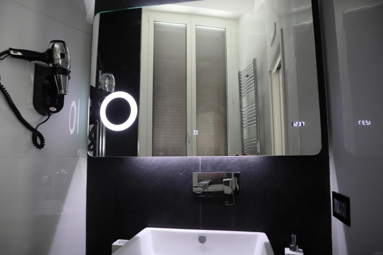 Rettifilo 201 Exclusive Rooms Naples Luaran gambar
