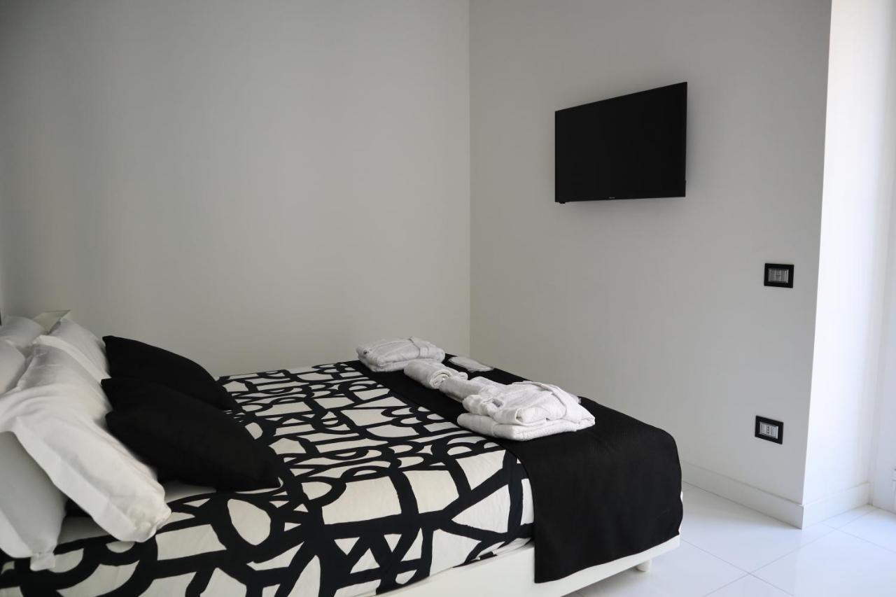 Rettifilo 201 Exclusive Rooms Naples Luaran gambar