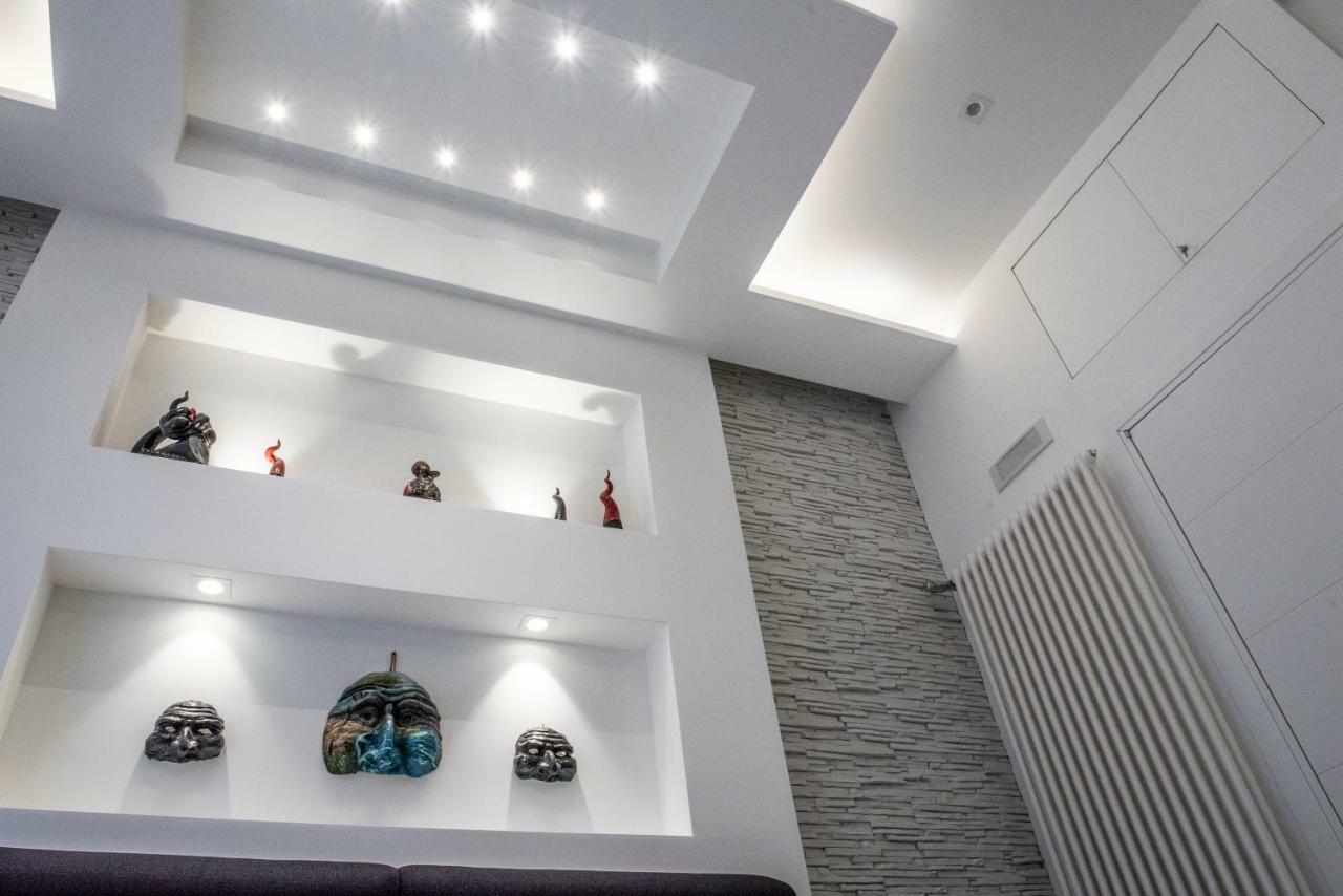 Rettifilo 201 Exclusive Rooms Naples Luaran gambar