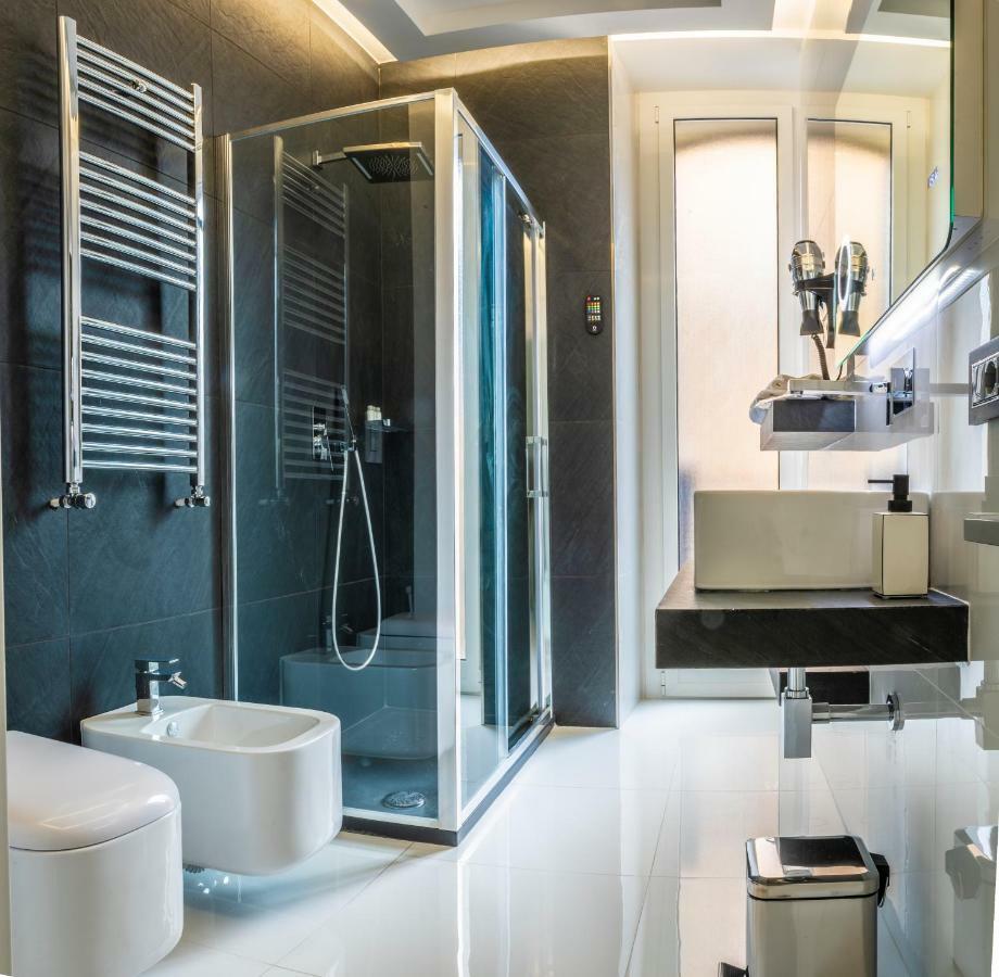 Rettifilo 201 Exclusive Rooms Naples Luaran gambar