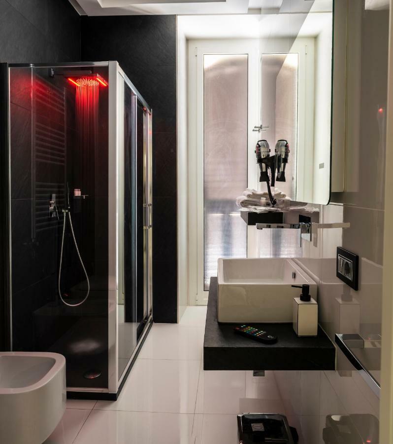 Rettifilo 201 Exclusive Rooms Naples Luaran gambar